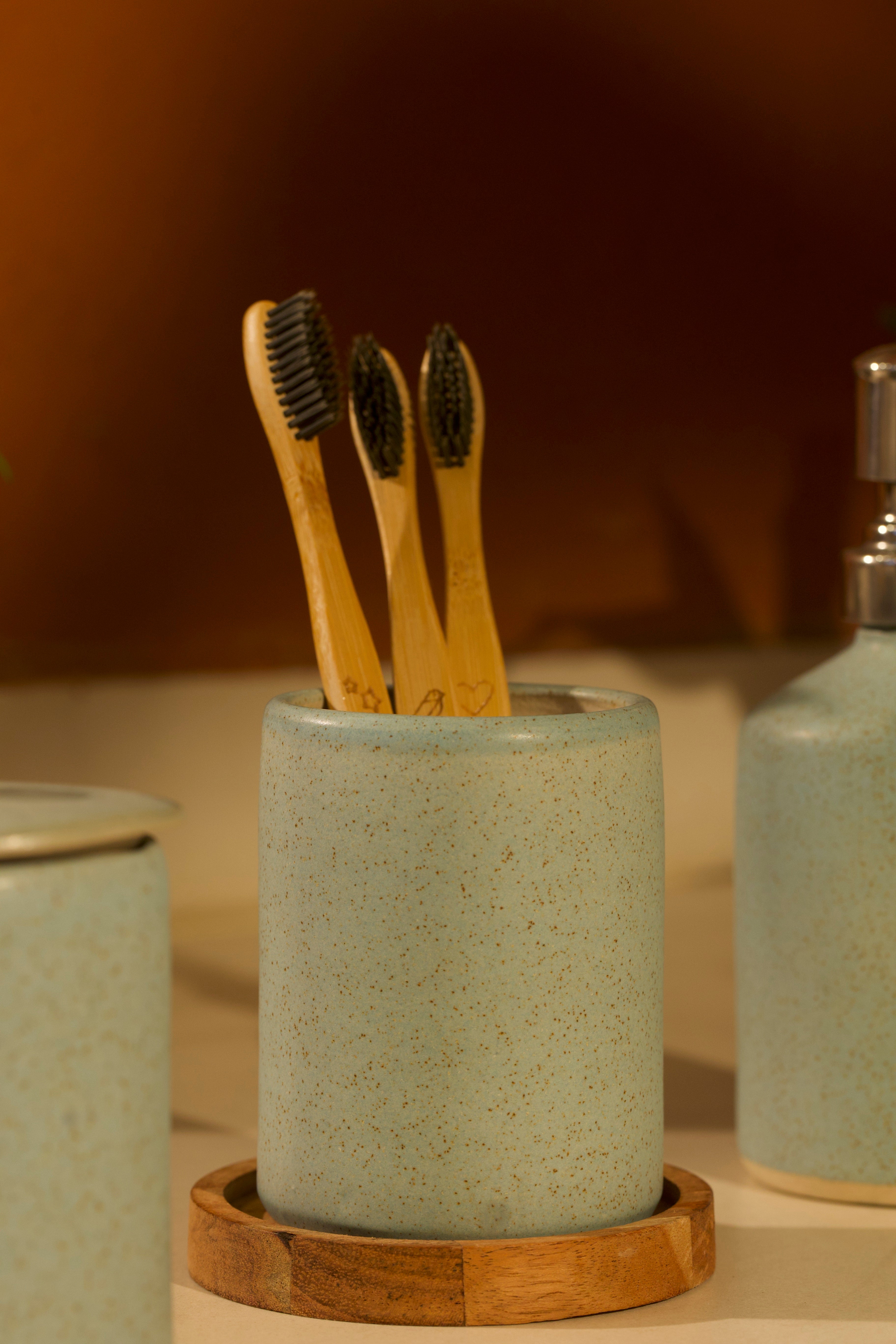 A ceramic toothbrush holder ceramic home décor online, pottery home decor