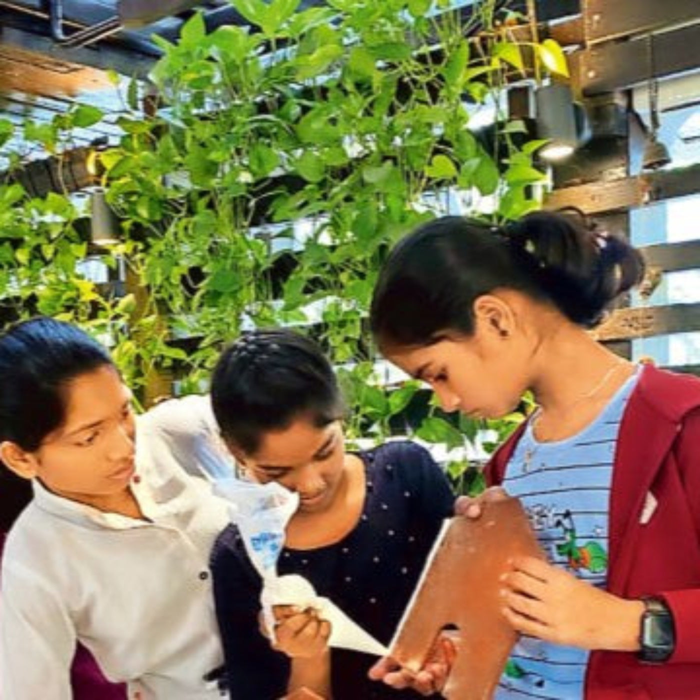 eco-friendly home décor stores near me, handcrafted linen clothing India